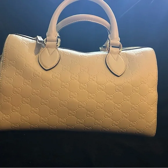 Medium signature top handle, leather satchel - Picture 3 of 8